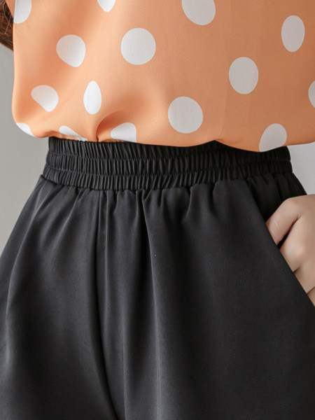 Sportiski ikdienas sieviešu šorti ar elastīgu jostasvietu