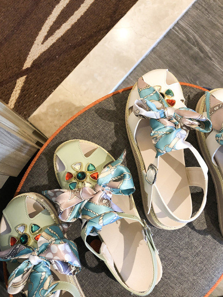 Model nou de sandale dama cu panglica si pietre