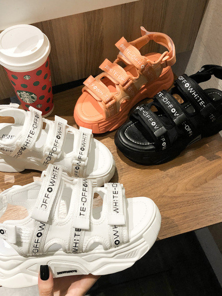 Sandale casual de damă cu talpă aspră și inscripții