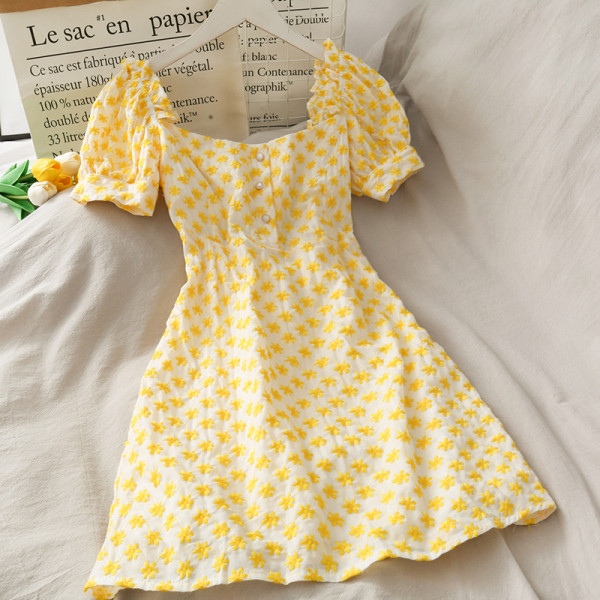 Naiste vabaaja kleit seljalõike ja paelaga