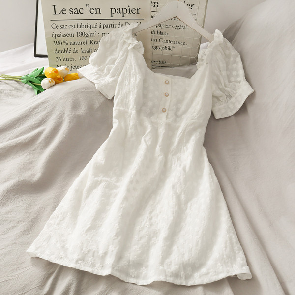 Naiste vabaaja kleit seljalõike ja paelaga