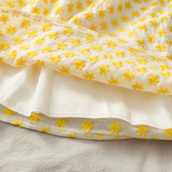 Naiste vabaaja kleit seljalõike ja paelaga