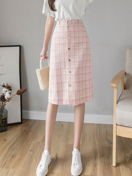 Fusta dama in carouri cu nasturi si lungime deasupra genunchiului