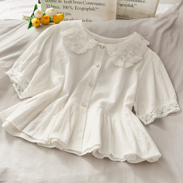 Cămașă de damă cu mâneci scurte și elemente din dantelă