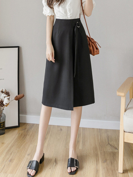 Naiste retroseelik küljelõhikuga