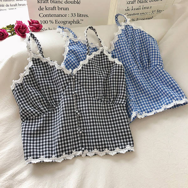 Maieu de damă cu decolteu în V și nasturi