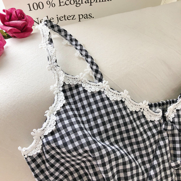 Maieu de damă cu decolteu în V și nasturi