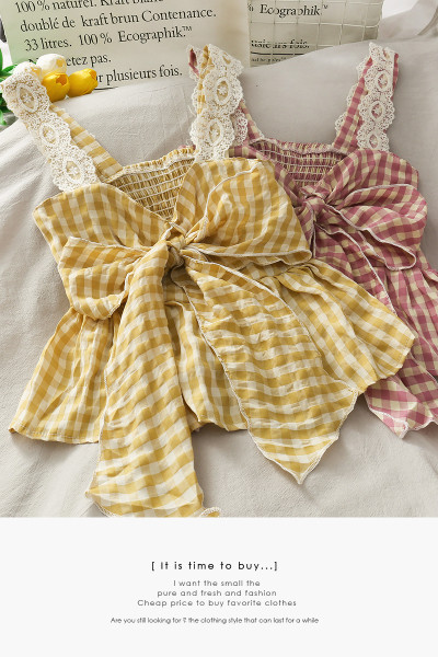 Top de damă în carouri cu bretele largi și dantelă