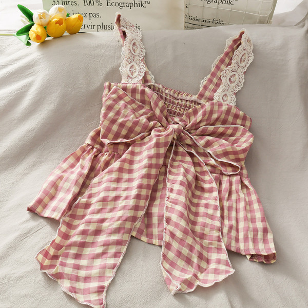 Top de damă în carouri cu bretele largi și dantelă