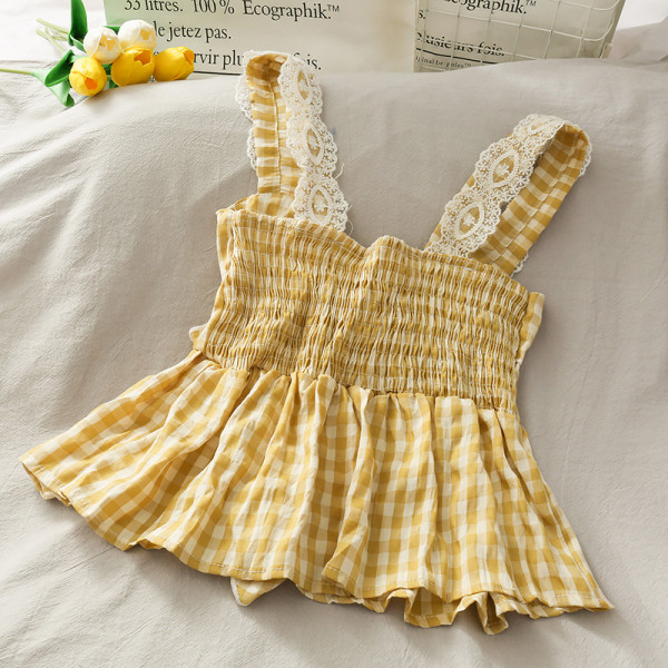 Top de damă în carouri cu bretele largi și dantelă