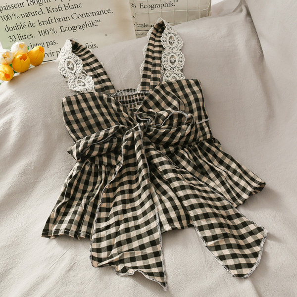 Top de damă în carouri cu bretele largi și dantelă