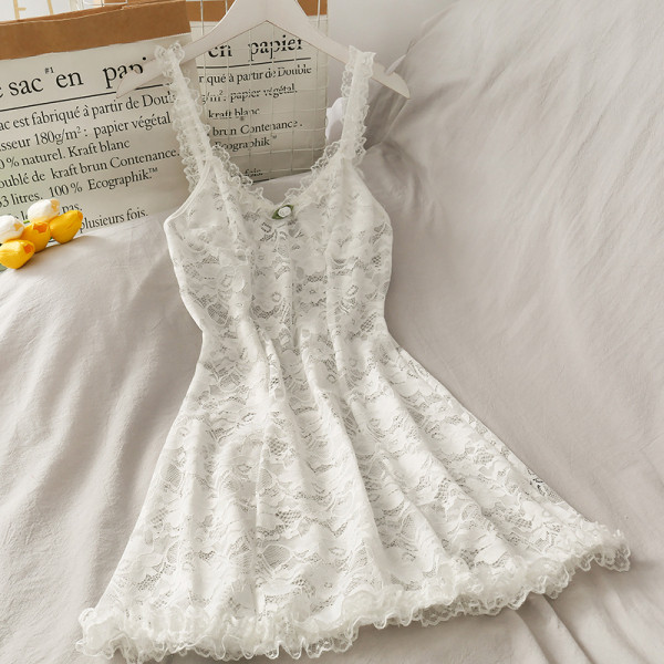 Sieviešu mežģīņu kleita ar špica kakla izgriezumu