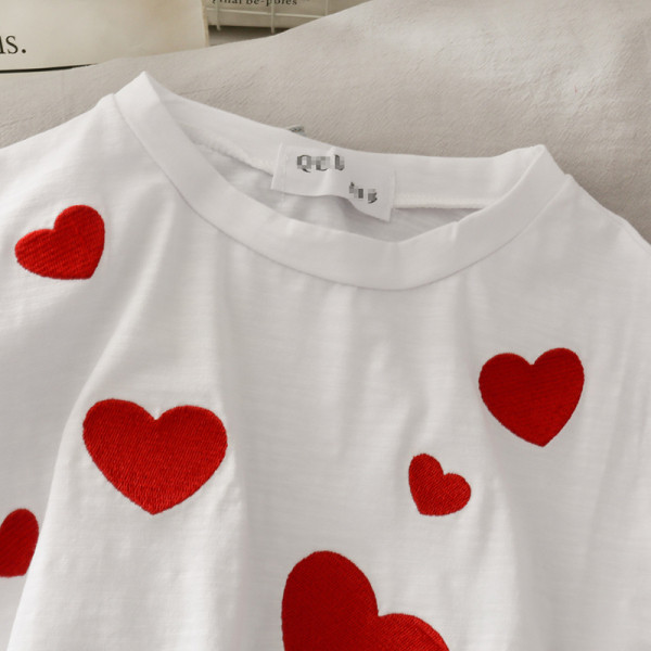 Tricou casual dama cu inimioare brodate