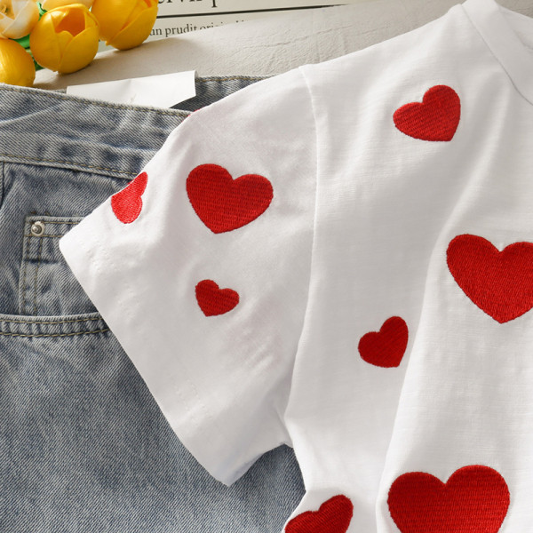 Tricou casual dama cu inimioare brodate