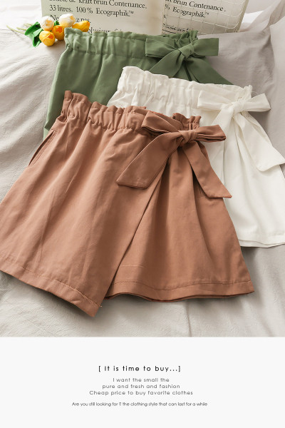 Asümmeetrilised kõrge vöökohaga naiste lühikesed püksid