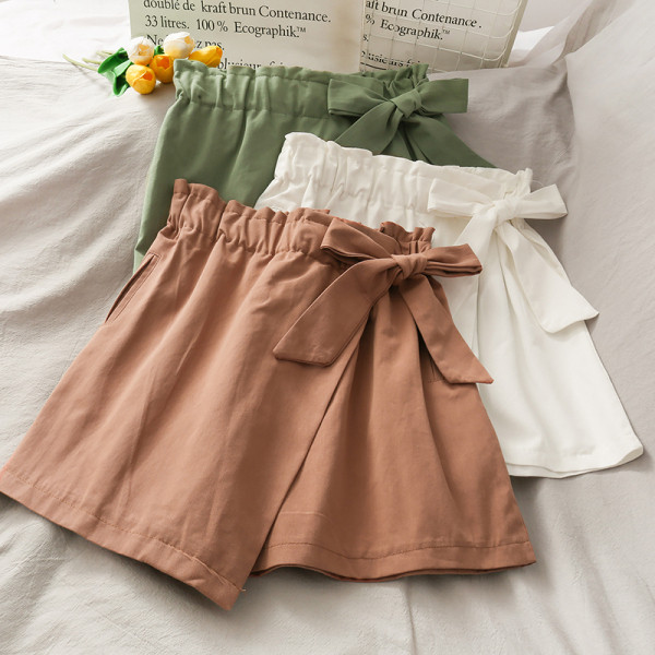 Asümmeetrilised kõrge vöökohaga naiste lühikesed püksid