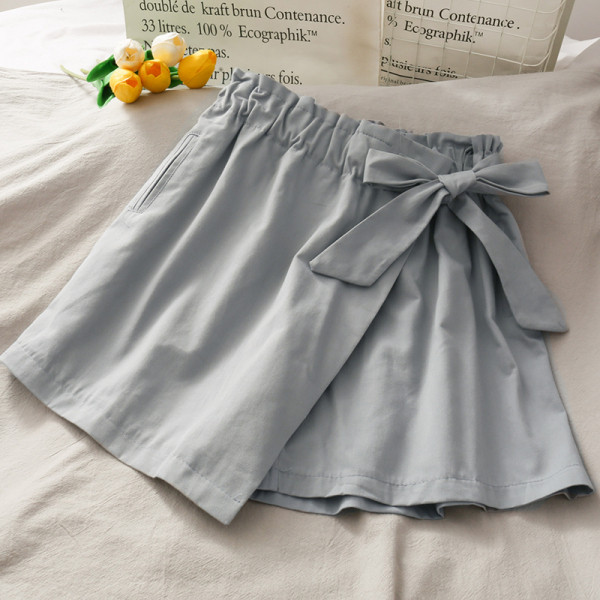 Asümmeetrilised kõrge vöökohaga naiste lühikesed püksid