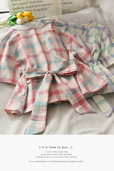 Bluza de dama cu panglica si decolteu spitz