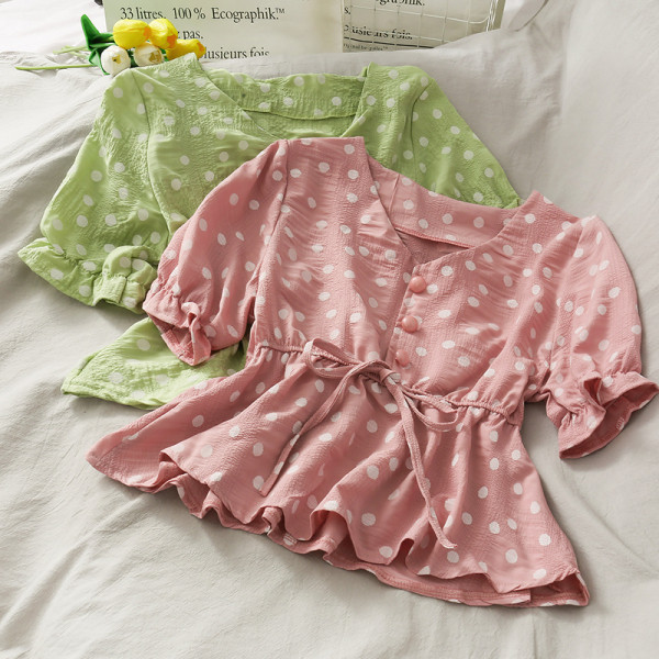 Bluză casual de damă cu buline, cu decolteu și cravate spitz