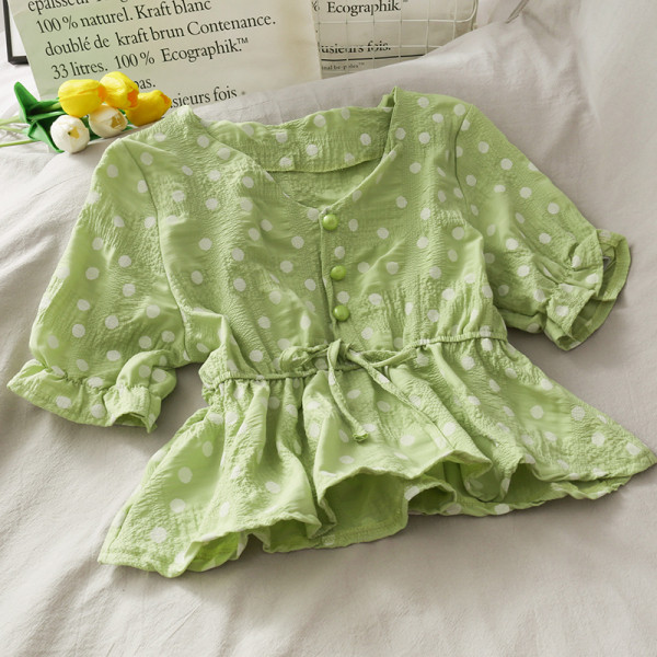 Bluză casual de damă cu buline, cu decolteu și cravate spitz