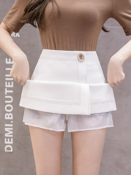 Naiste moodne kõrge vöökoha ja nööbiga seelik