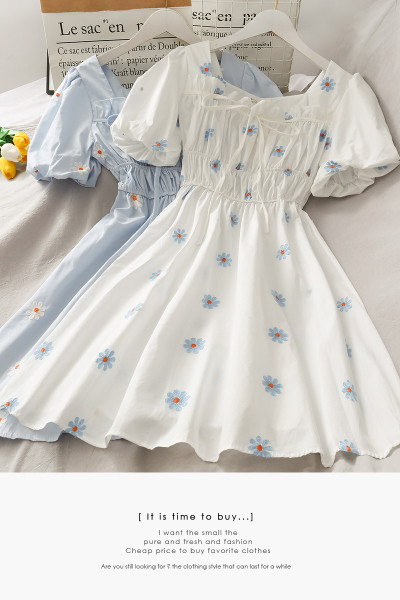 Rochie de dama decupata cu broderie