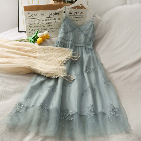 Rochie retro dama cu decolteu in V si broderie