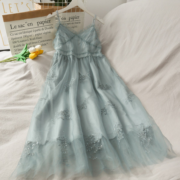 Rochie retro dama cu decolteu in V si broderie