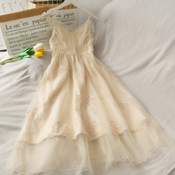 Rochie retro dama cu decolteu in V si broderie