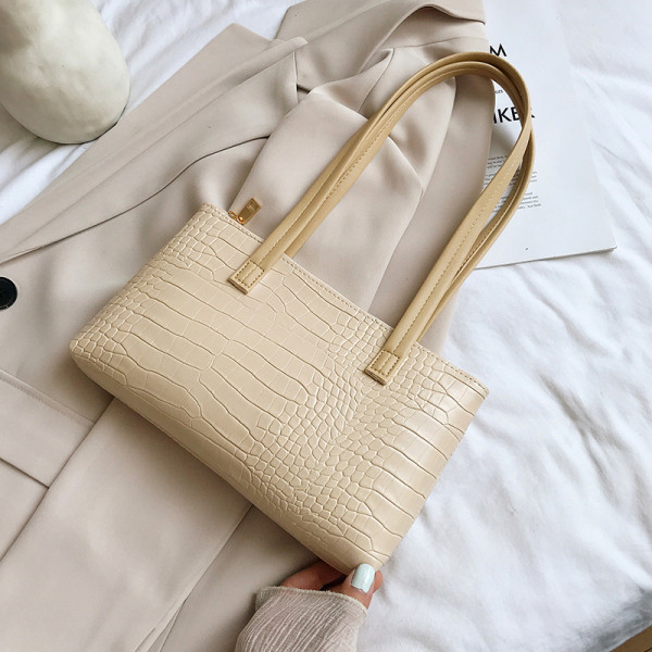 Novi model aktuelne ženske torbe od eko kože