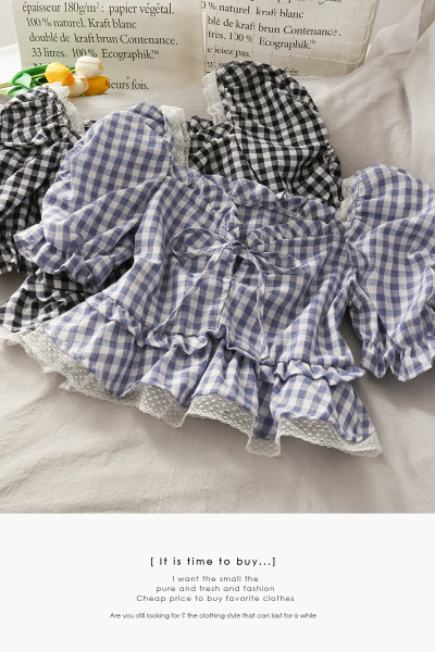 Rūtaina sieviešu blūze ar mežģīņu elementiem