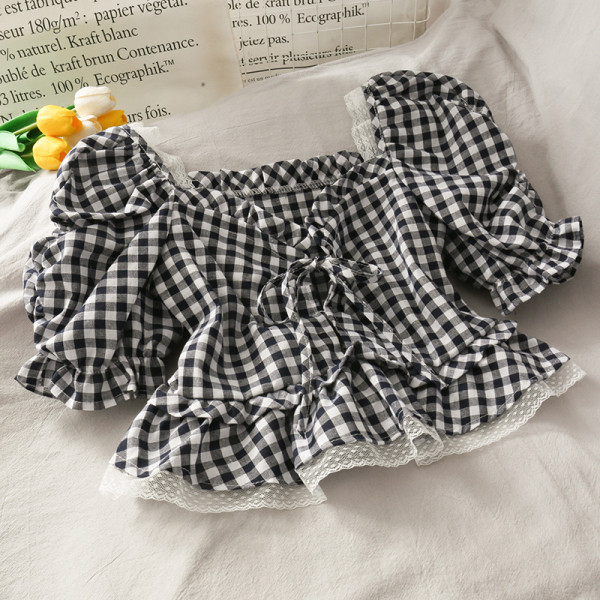 Rūtaina sieviešu blūze ar mežģīņu elementiem