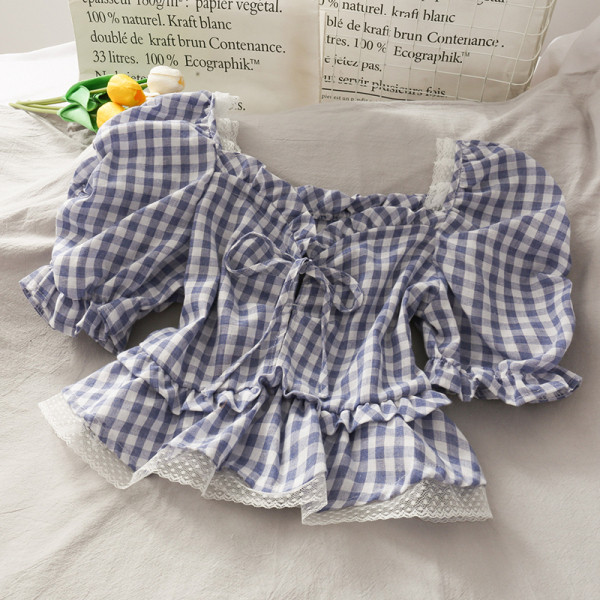 Rūtaina sieviešu blūze ar mežģīņu elementiem