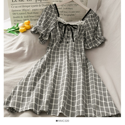 Rochie de dama in carouri cu decolteu patrat