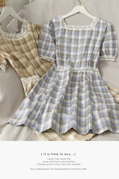 Retro naiste ruuduline kleit kandilise kaelusega ja pitselementidega