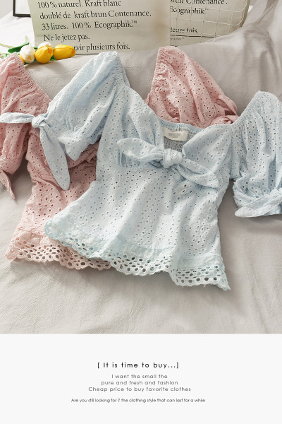 Moderna sieviešu blūze ar lentītēm