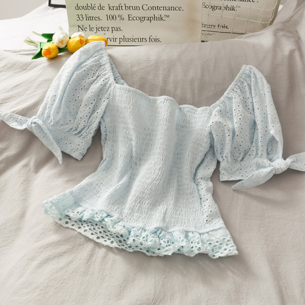 Moderna sieviešu blūze ar lentītēm