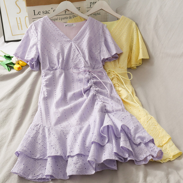 Vabaaja naiste kleit spitsikaelusega