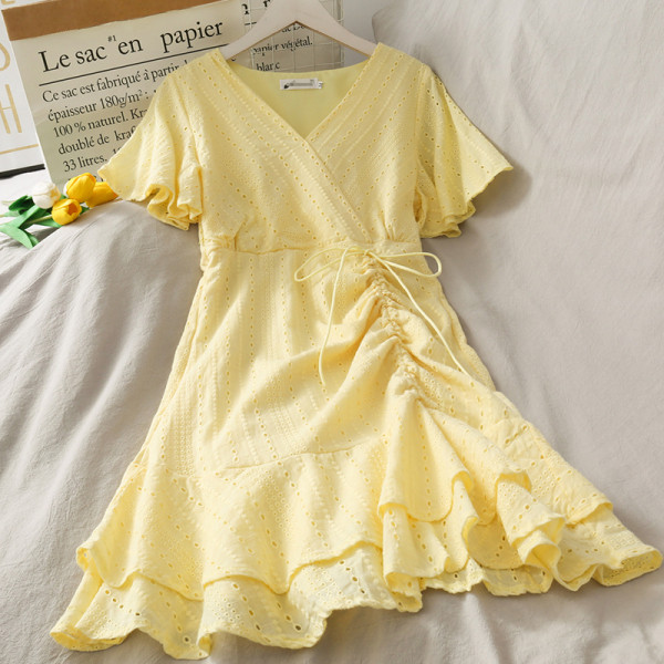 Vabaaja naiste kleit spitsikaelusega