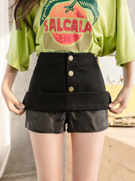 Naiste kõrge vöökoha ja nööpidega A-kujuline seelik