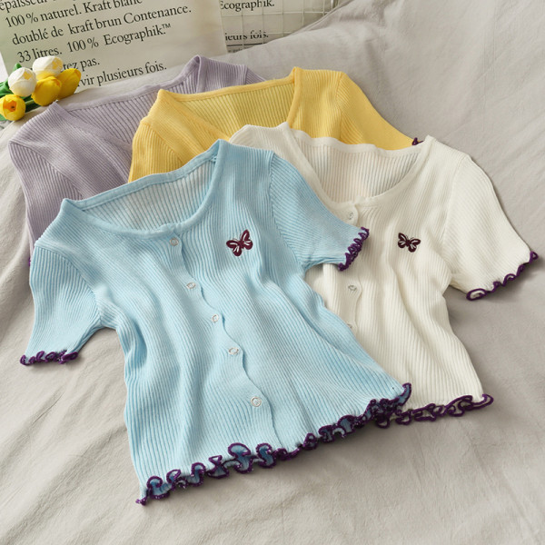 Sieviešu blūze no velveta džersija ar tauriņu izšuvumu