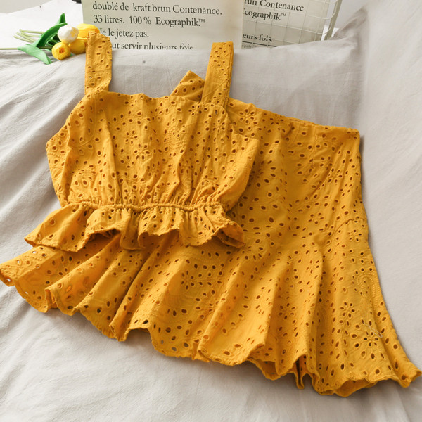 Naiste kevad-suvine seelikukomplekt kõrge vöökoha ja laiade rihmadega topiga