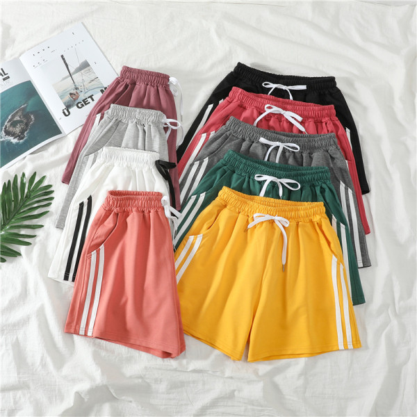 Moteriški šortai su apvadu ir kaklaraiščiais