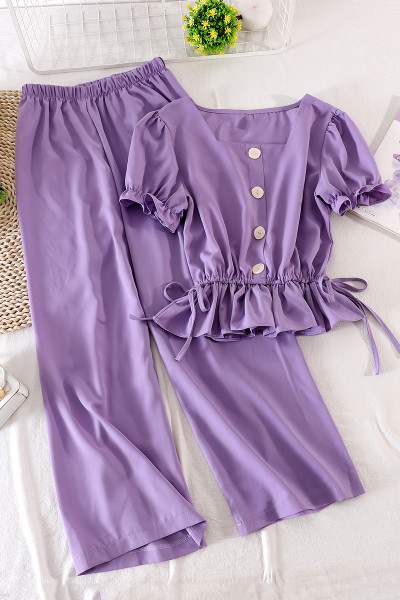 Moodne kaheosaline naiste komplekt - lühikeste varrukatega pluus ja laiad püksid