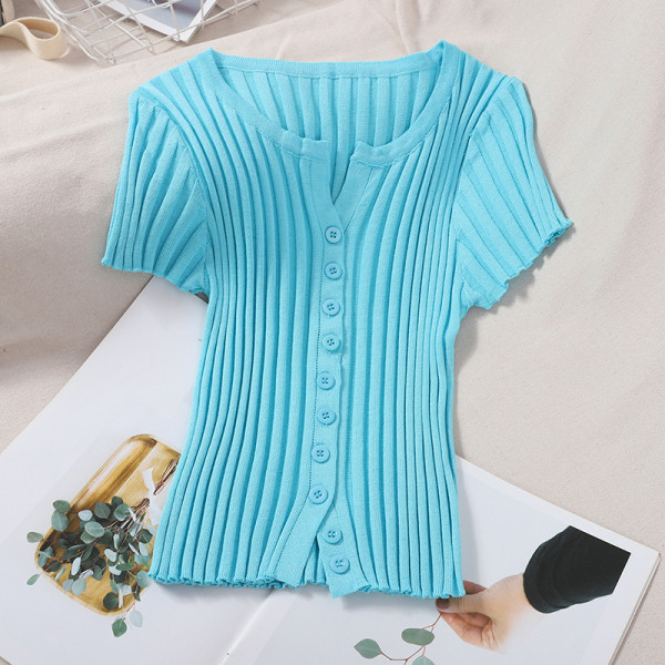 Naiste vabaaja lühikeste varrukatega pluus, ovaalne kaelus ja nööbid