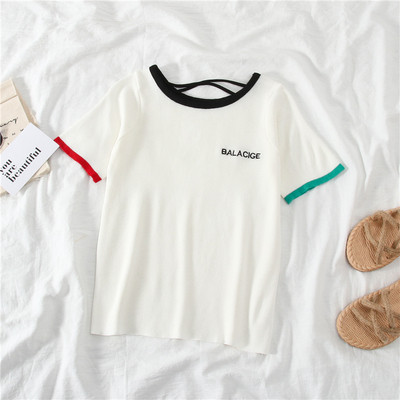 Alkalmi női póló felirattal, kerek nyakkivágással