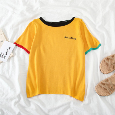 Alkalmi női póló felirattal, kerek nyakkivágással