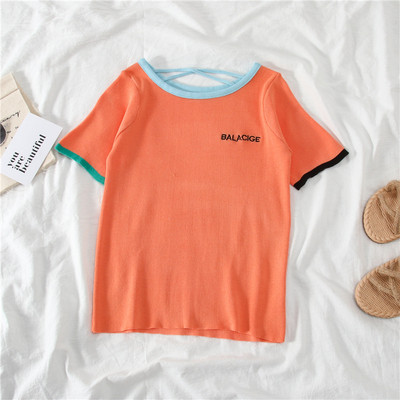 Alkalmi női póló felirattal, kerek nyakkivágással