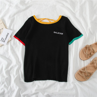 Alkalmi női póló felirattal, kerek nyakkivágással