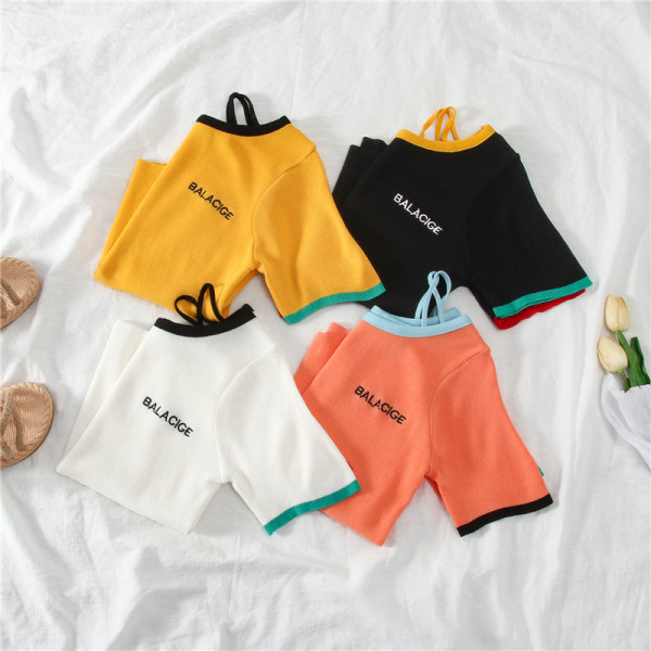 Alkalmi női póló felirattal, kerek nyakkivágással